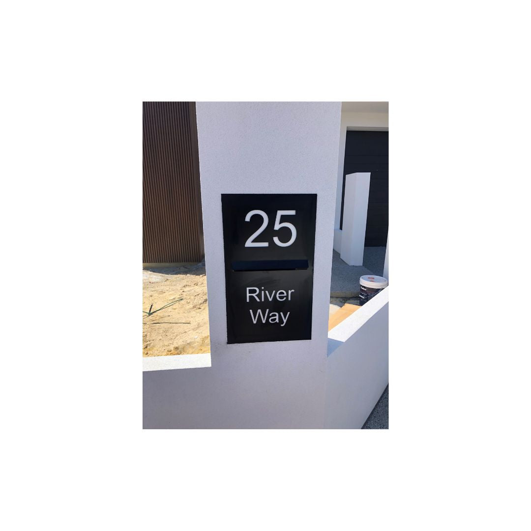 Black Powder-Coated Aluminium Letterbox Faceplate 400 x 600 - 340 Slot