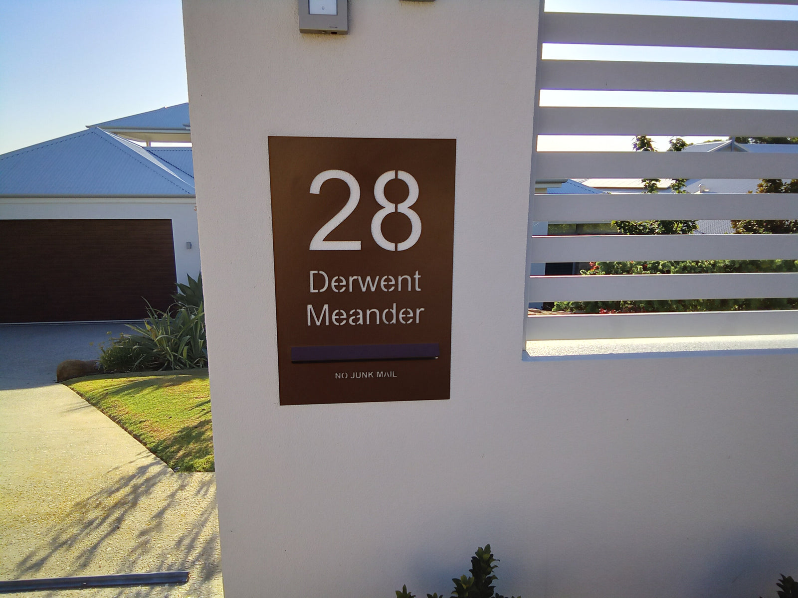 Corten Powder-Coated Aluminium Letterbox Faceplate 400 x 600mm - 340 Slot