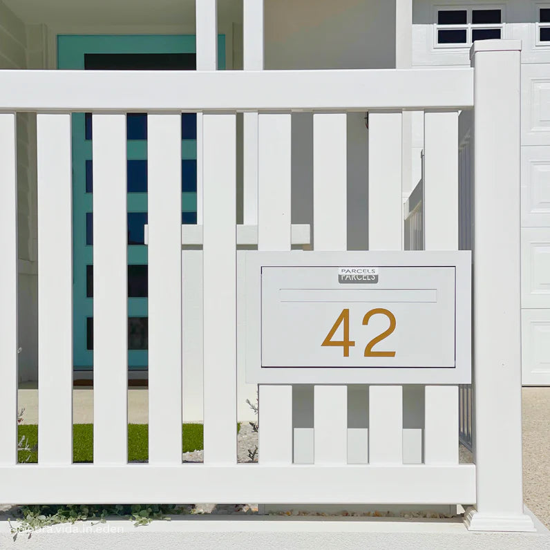 Milkcan Geneva Parcel Fence/Brick Letterbox