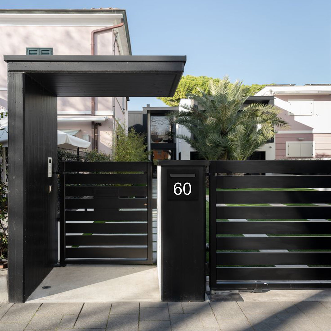 Monument Powder-Coated Aluminium Letterbox Faceplate - 300 x 300mm with 240 Slot