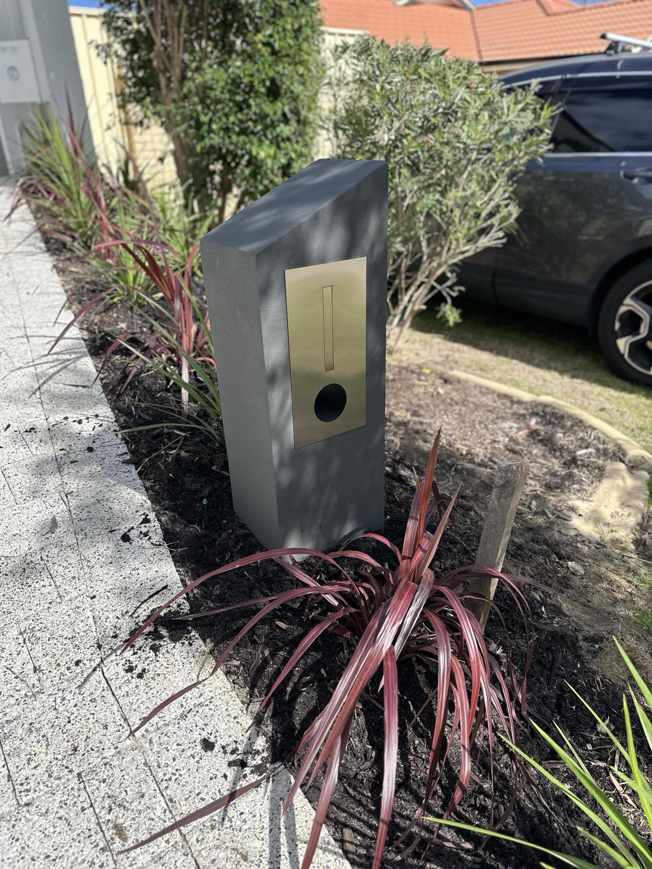 Milkcan Barcelona Pillar