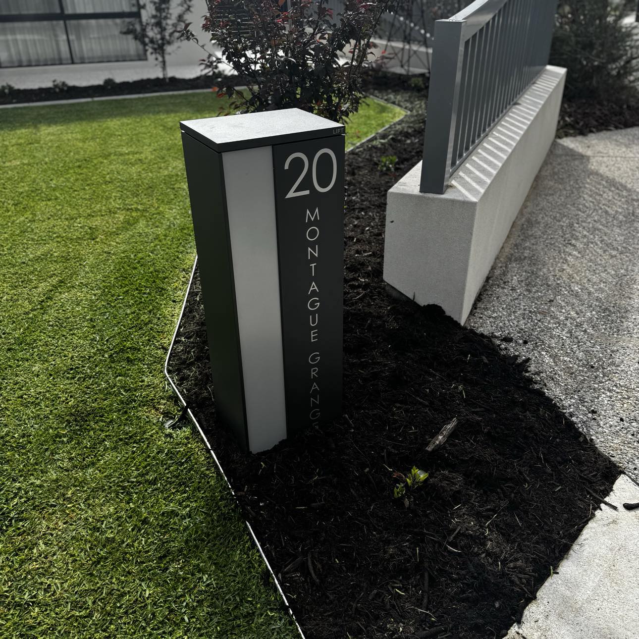 Milkcan Ascot Parcel & Mail Pillar