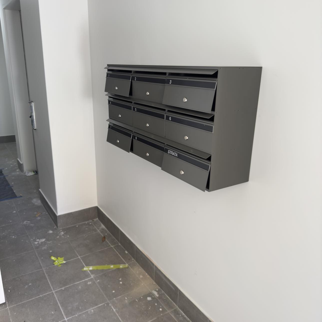Multibank Front-opening + Wall-mounted