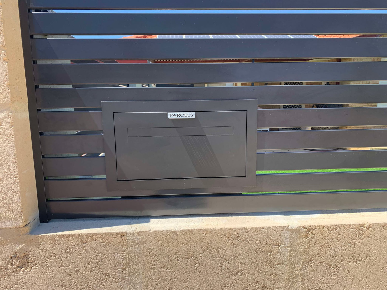 Milkcan Geneva Parcel Fence/Brick Letterbox