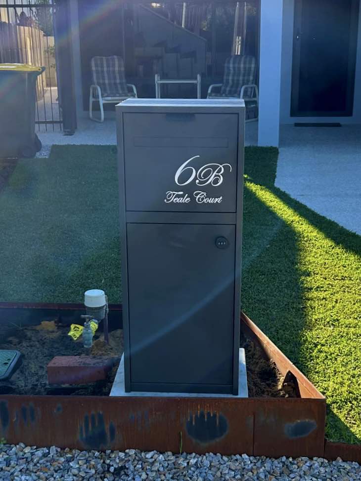 Milkcan Bondi Parcel & Mail Pillar