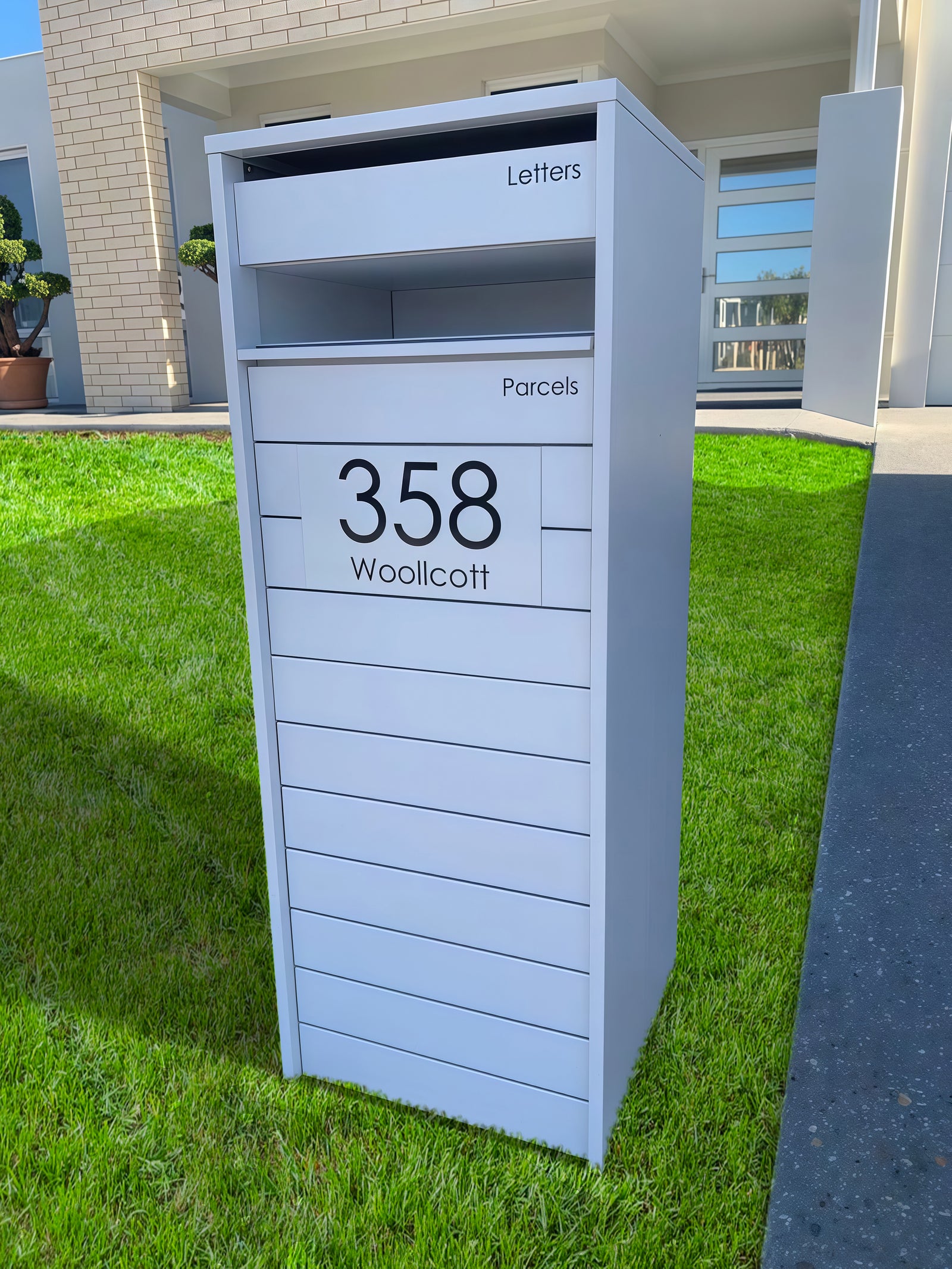 Milkcan Hamilton Parcel & Mail Pillar