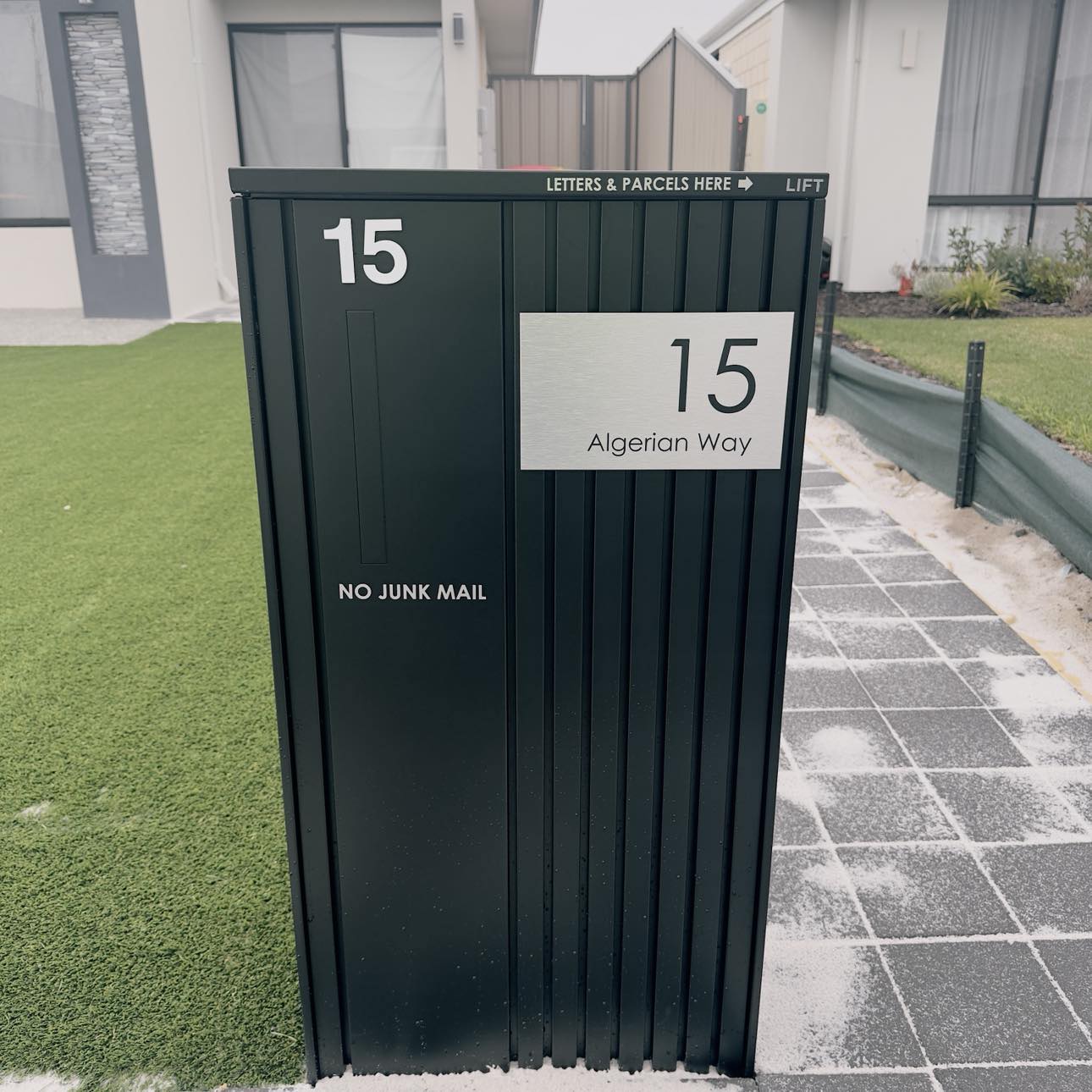 Milkcan Noosa Extra Wide Parcel Pillar