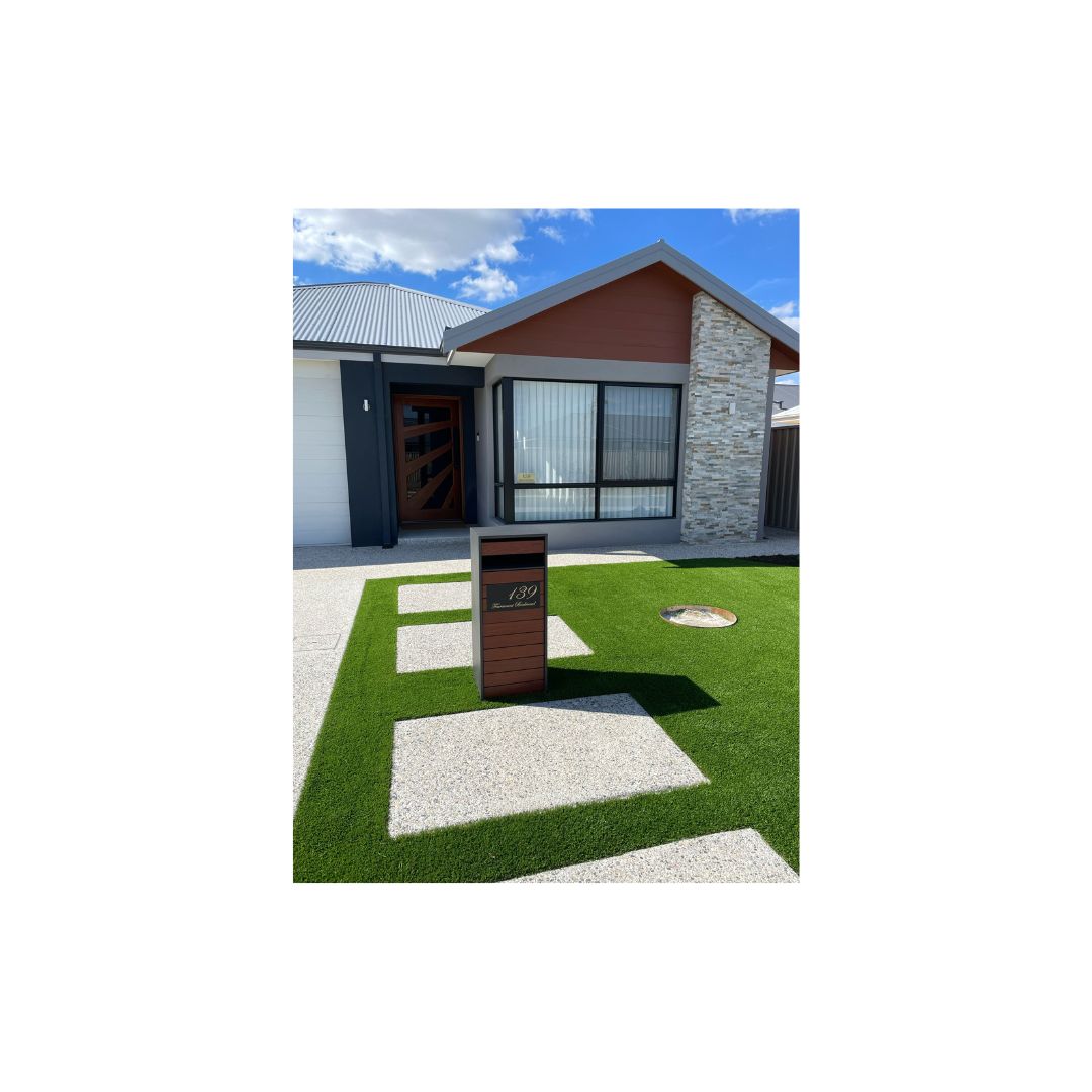 Black Traffolyte Address Sign with Vinyl Text – 300 x 140mm