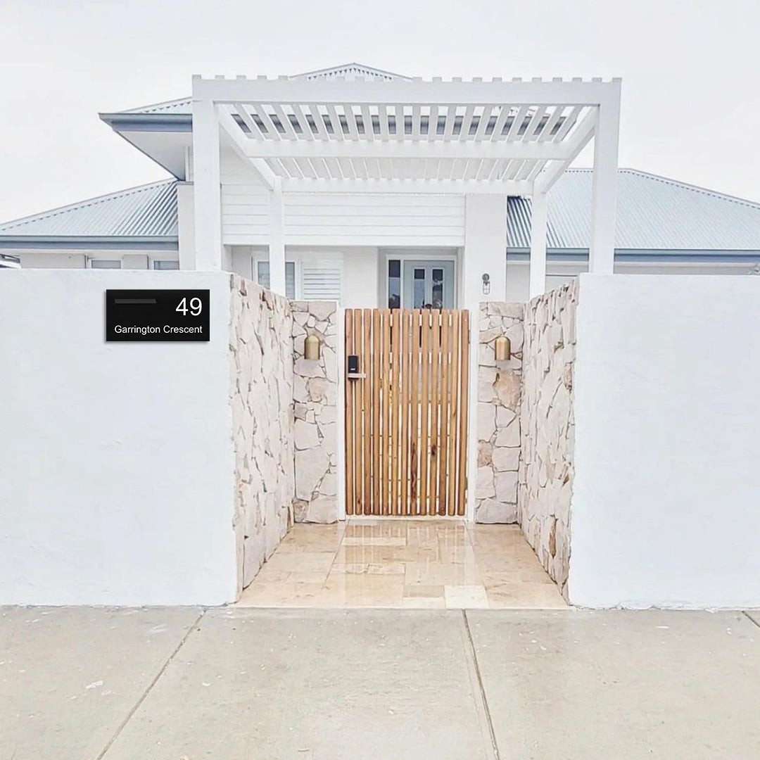 Black Powder-Coated Aluminium Letterbox Faceplate (600 x 300) - 240 Slot LHS