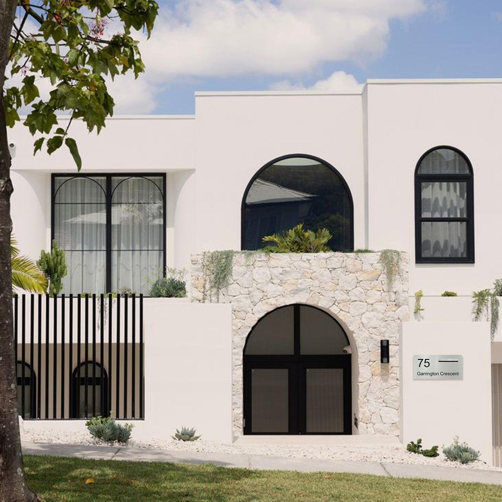 Shale Grey Powder-Coated Aluminium Letterbox Faceplate (600 x 300) - 240 Slot