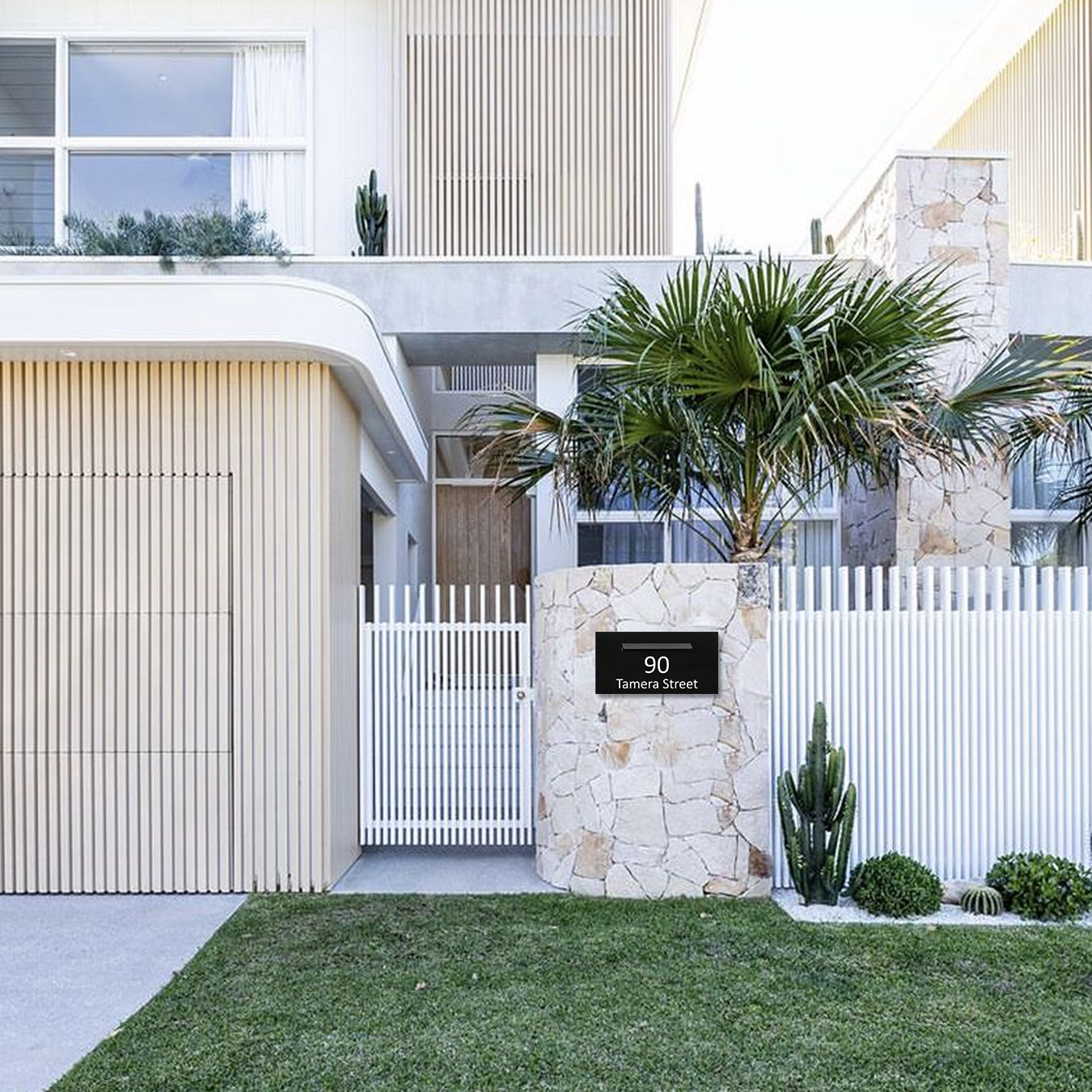 Black Powder-Coated Aluminium Letterbox Faceplate (600 x 300) - 340 Central Slot