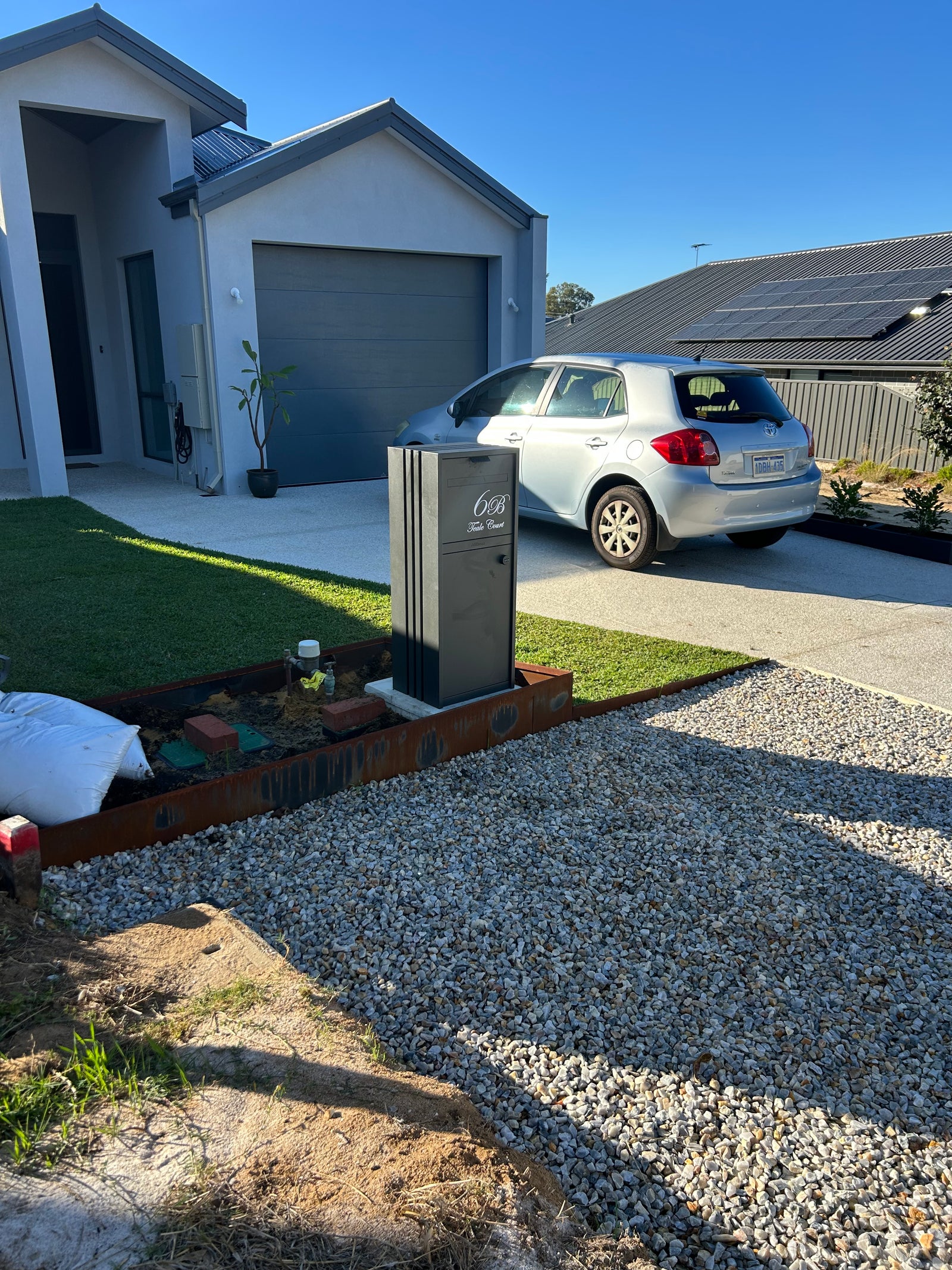Milkcan Bondi Parcel & Mail Pillar
