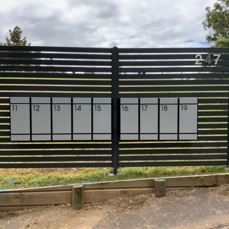 Milkcan Lisbon Wall Parcel + Mail