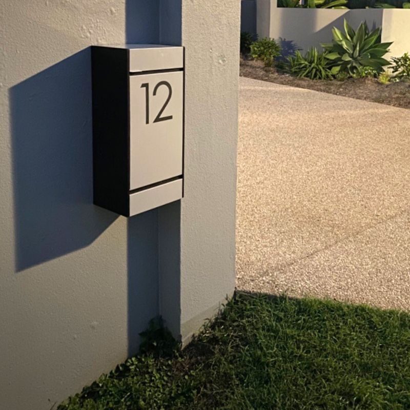 Milkcan Lisbon Wall Parcel + Mail