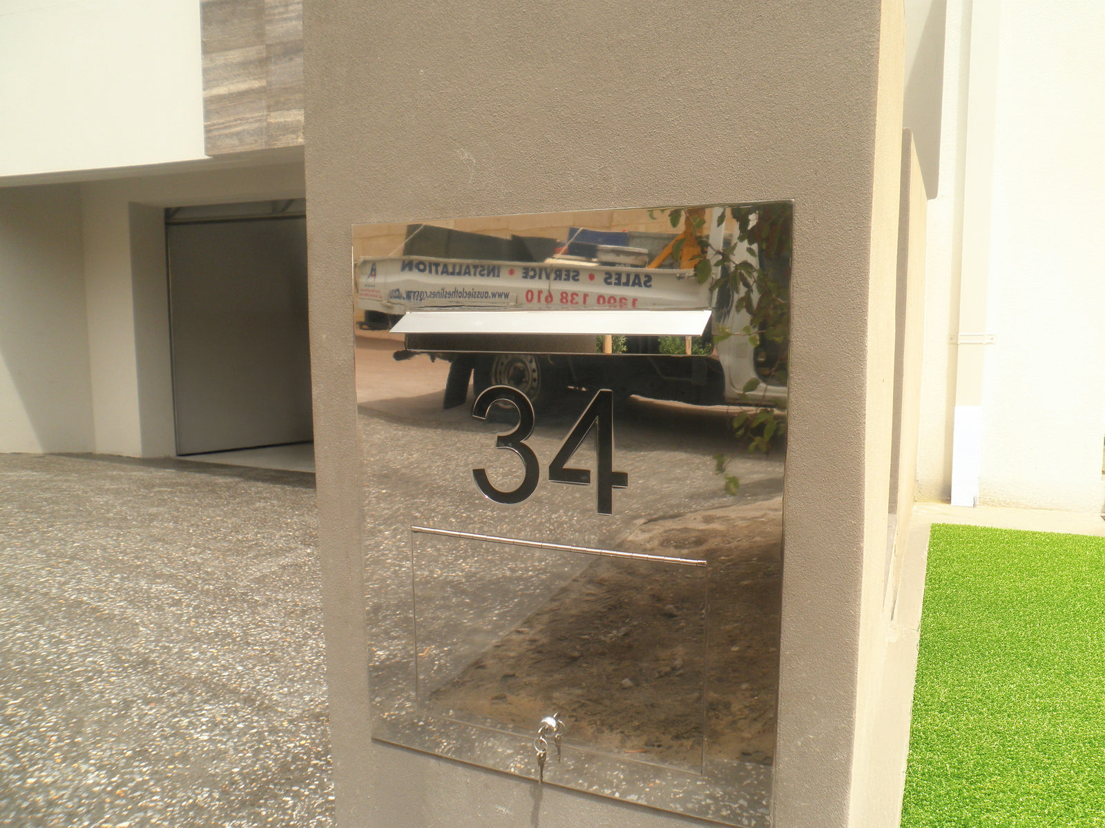 Custom Letterbox Plates