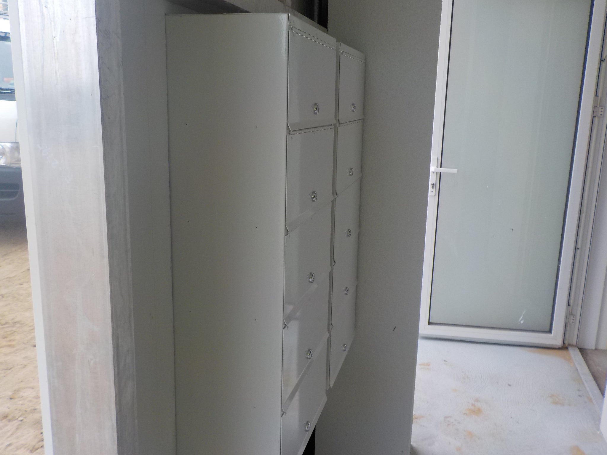 Rear-opening + Wall-mounted-Aussie Clotheslines & Letterboxes