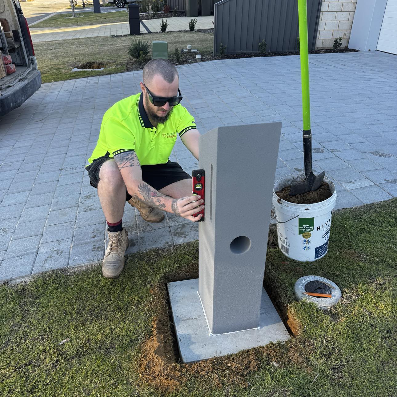 Installation Pillar-Style Letterbox (Inc Slab Base)