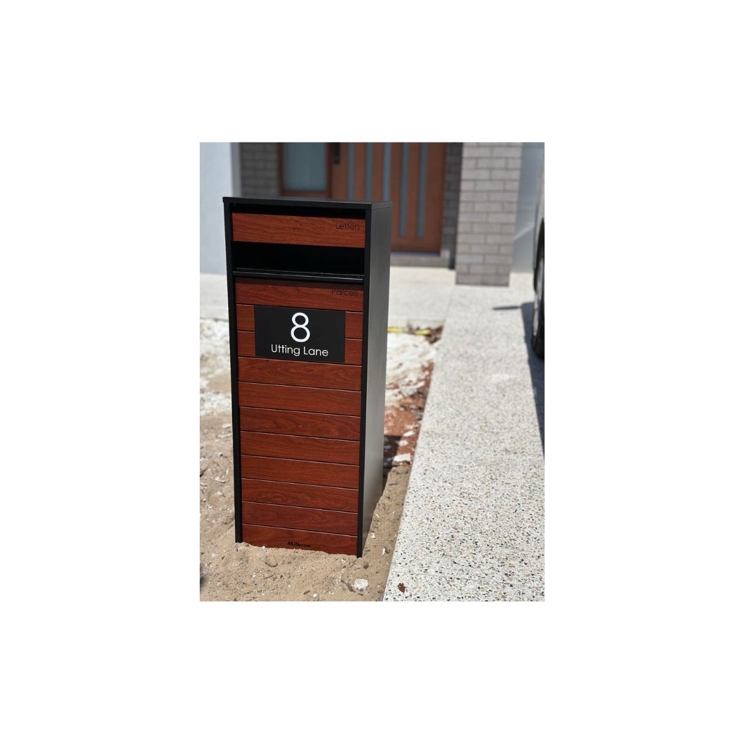 Black Traffolyte Address Sign with Vinyl Text – 200 x 140mm