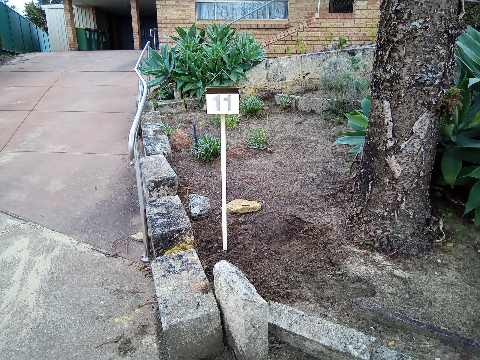 Sandleford Crest Economy Letterbox
