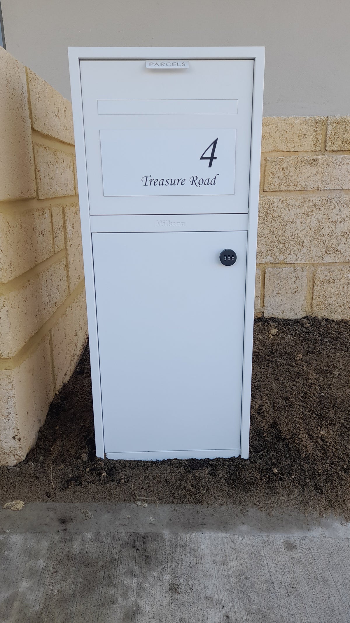 Milkcan Bondi Parcel & Mail Pillar