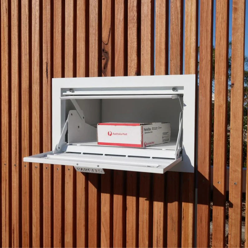 Milkcan Geneva Parcel Fence/Brick Letterbox