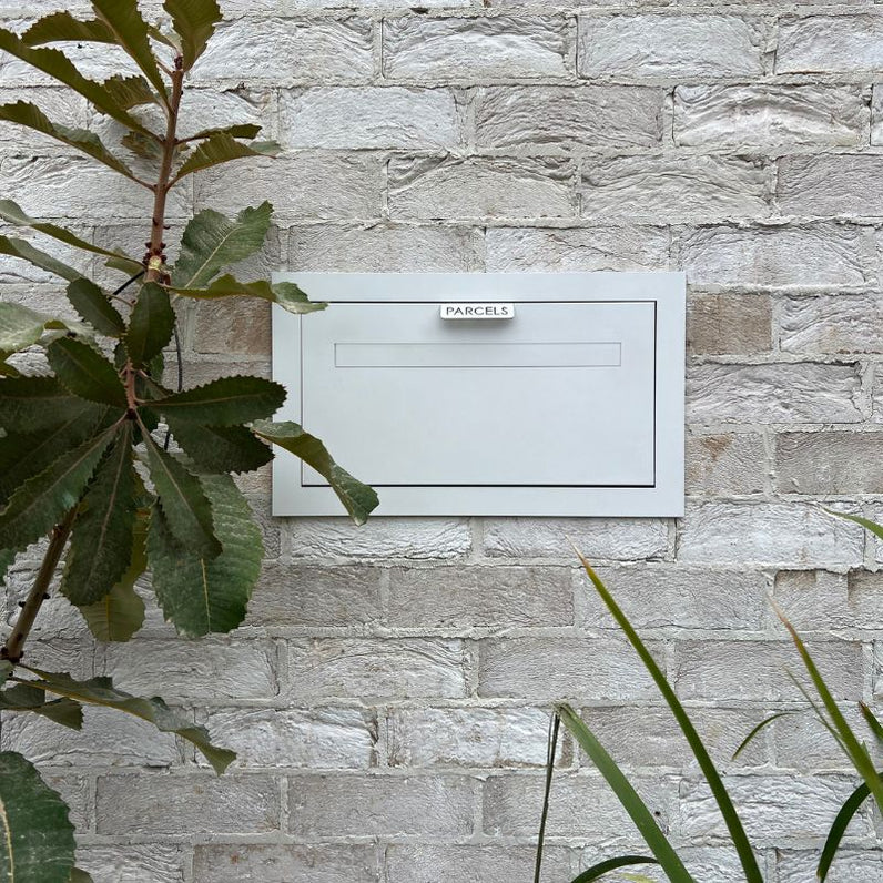 Milkcan Geneva Parcel Fence/Brick Letterbox