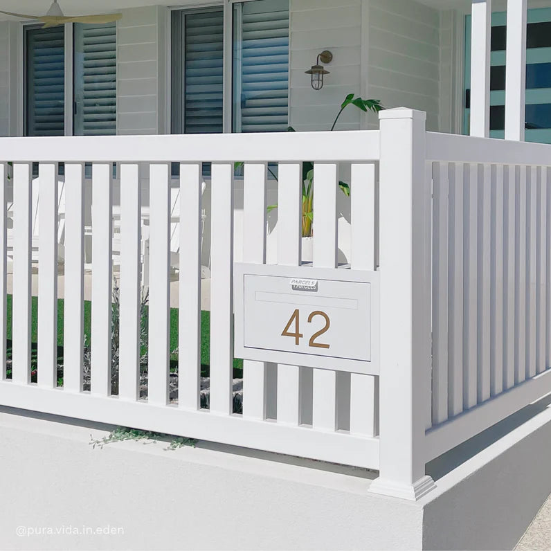 Milkcan Geneva Parcel Fence/Brick Letterbox