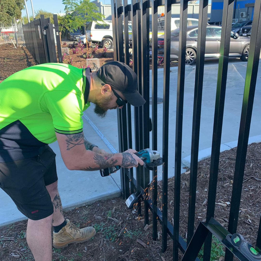 Installation Zurich Parcel & Mail (inc Custom Zurich Installation Flange)