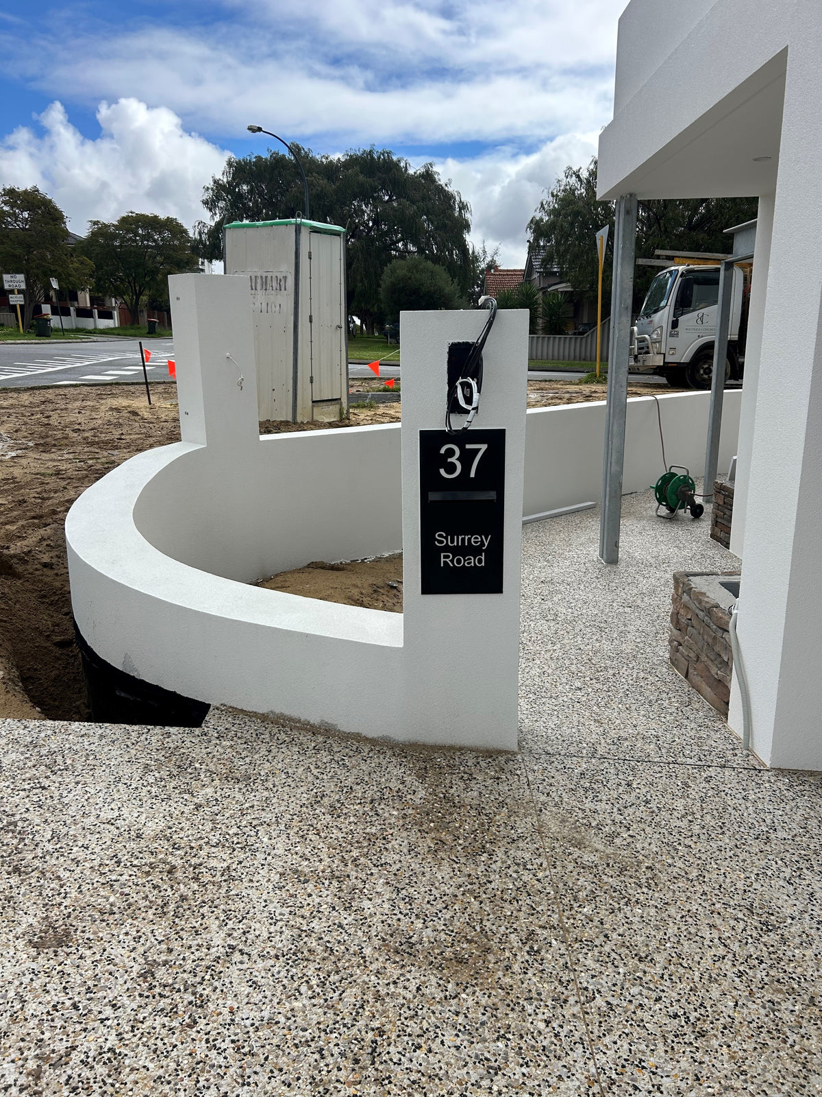 Black Powder-Coated Aluminium Letterbox Faceplate 300 x 600 with 240 Slot