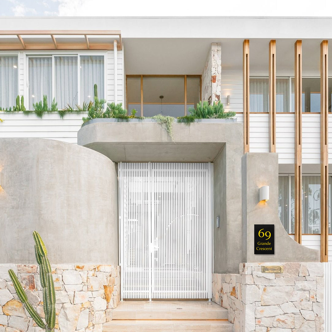 Black Traffolyte Address Sign with Vinyl Text 400 x 600mm