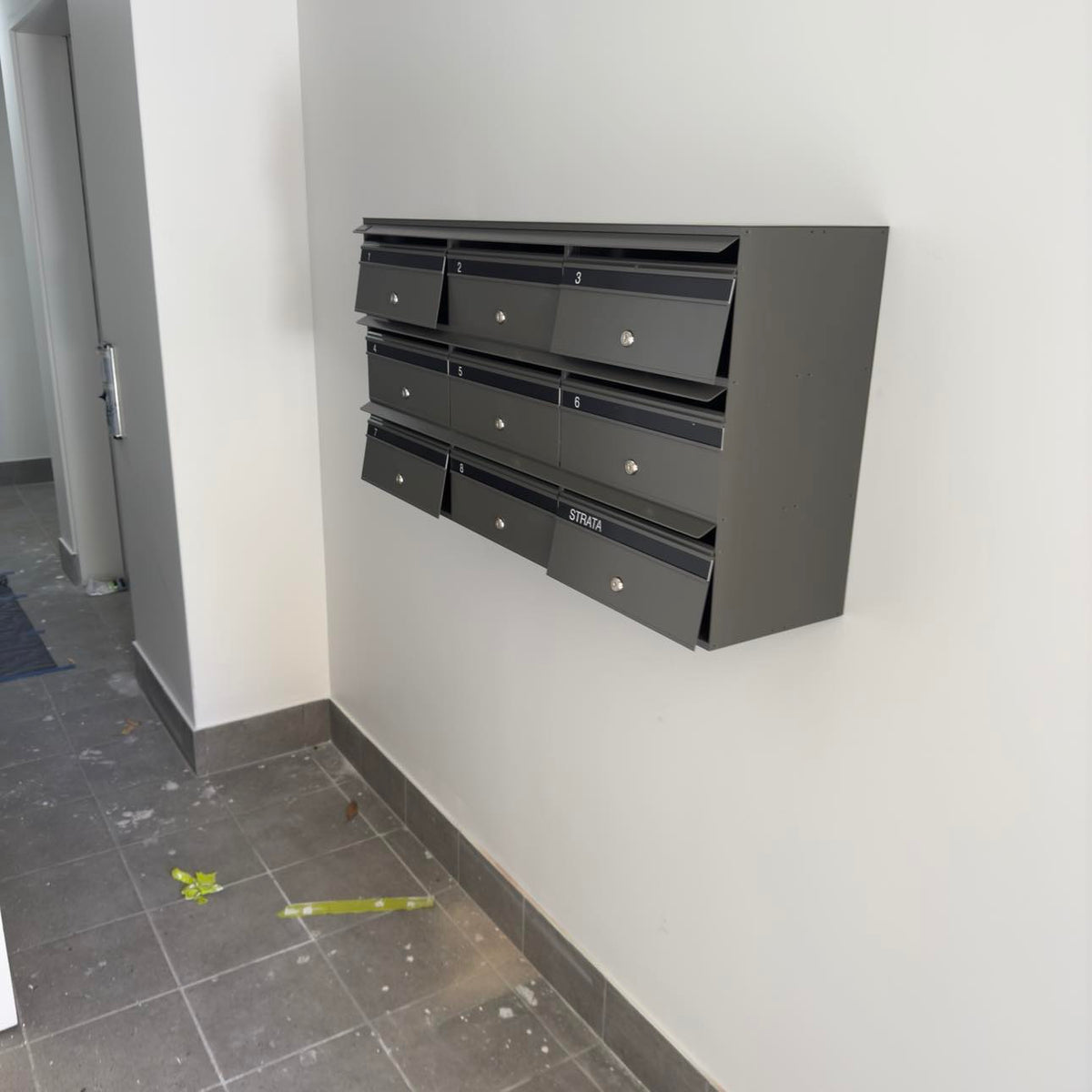 Multibank Front-opening + Wall-mounted