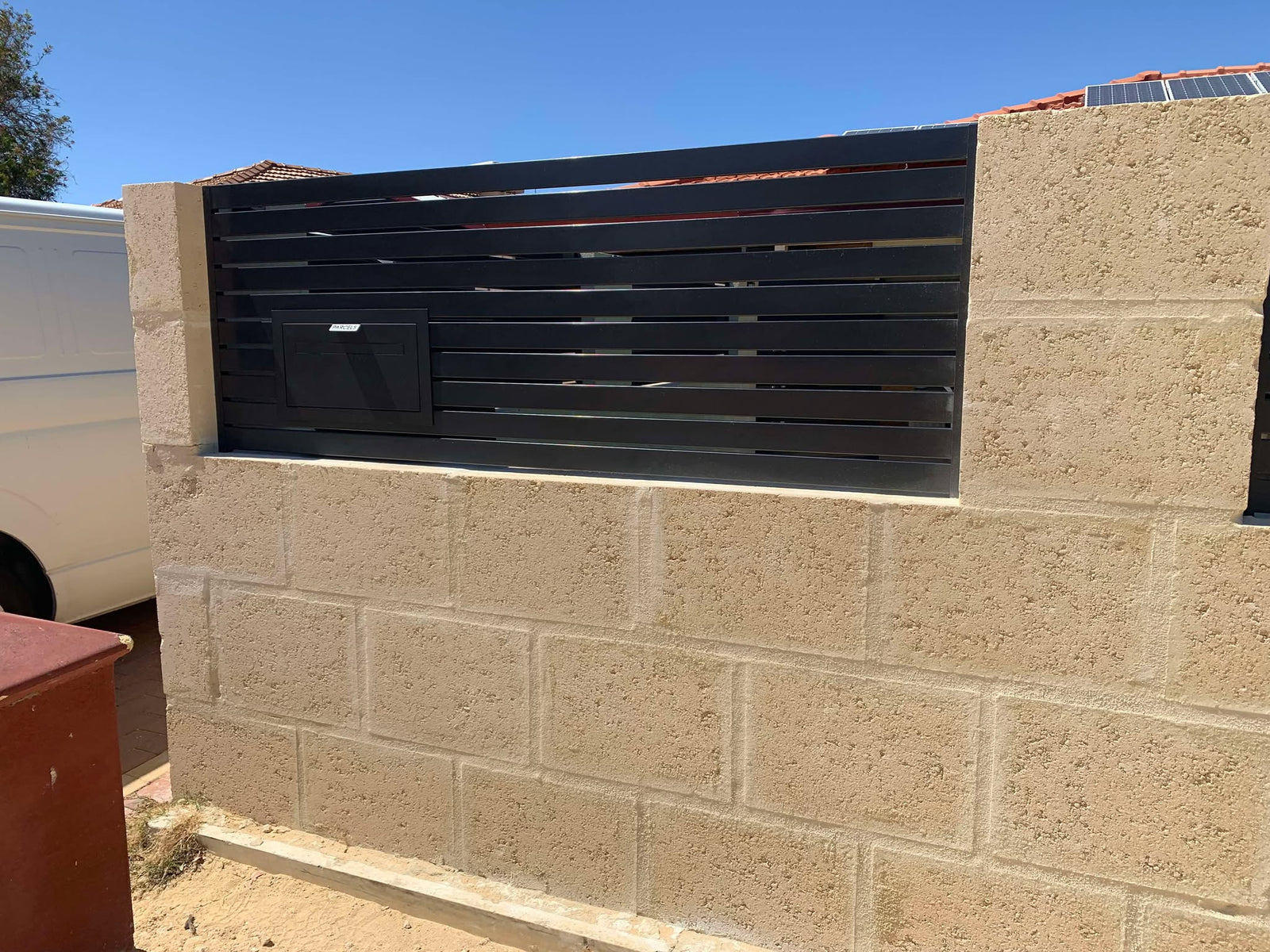 Milkcan Geneva Parcel Fence/Brick Letterbox