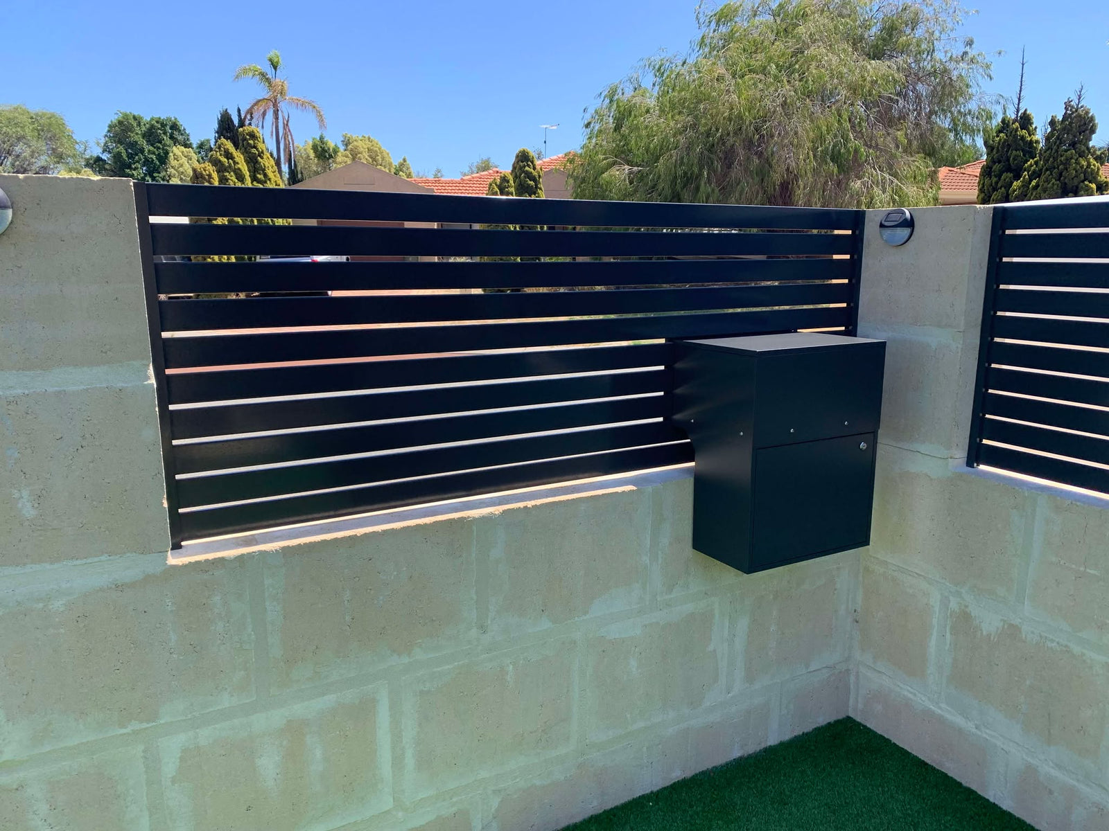 Milkcan Geneva Parcel Fence/Brick Letterbox