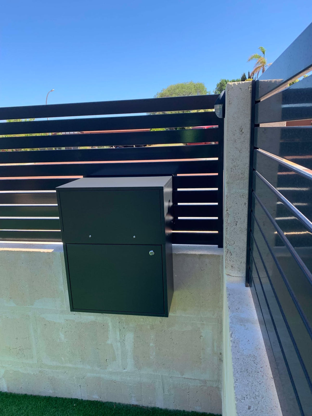 Milkcan Geneva Parcel Fence/Brick Letterbox