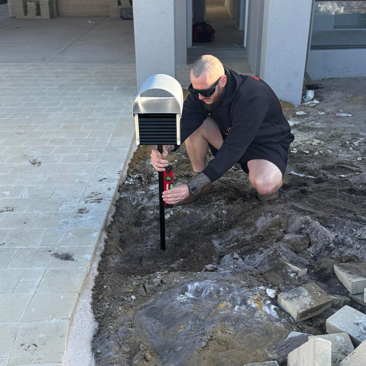 Installation Post-Mounted Letterbox