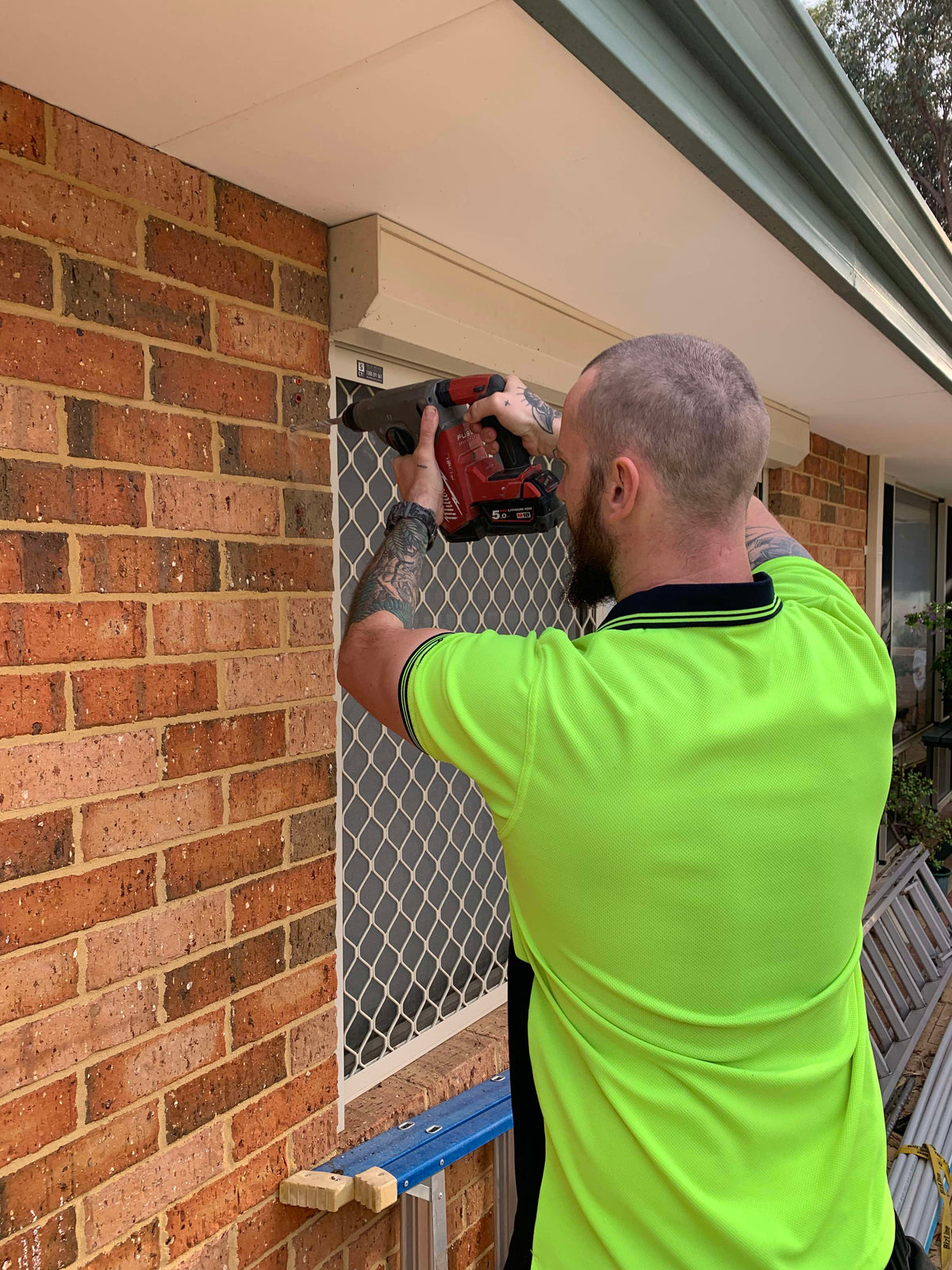 Folding Frame Installation Wall-Mount