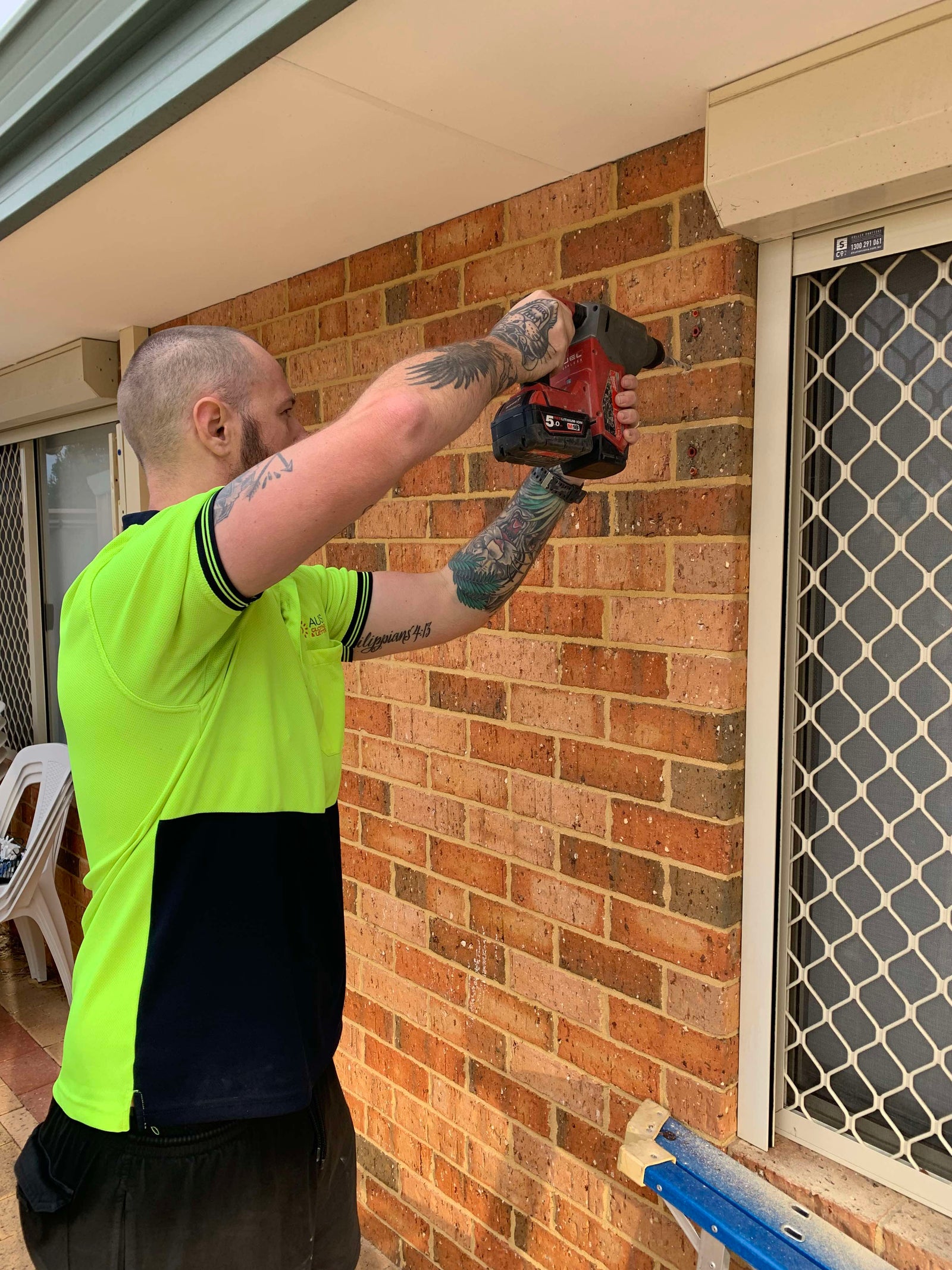 Folding Frame Installation Wall-Mount