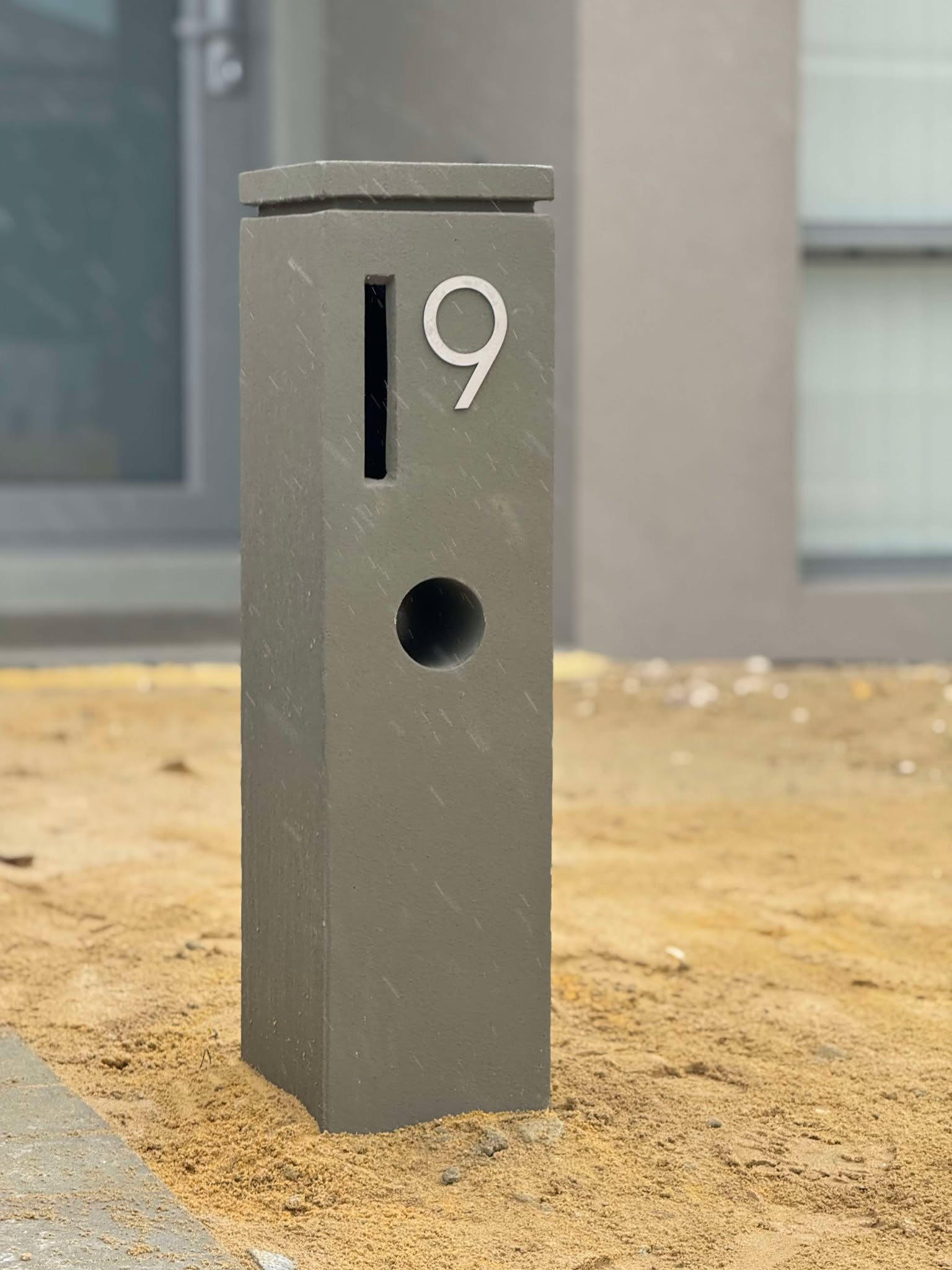 Milkcan Corby Pillar