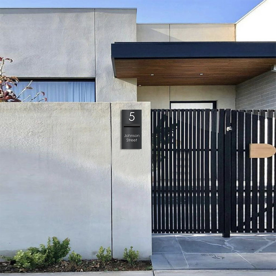Monument Powder-Coated Aluminium Letterbox Faceplate 300 x 600 with 240 Slot
