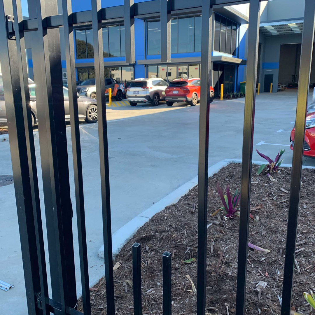 Installation Zurich Parcel & Mail (inc Custom Zurich Installation Flange)