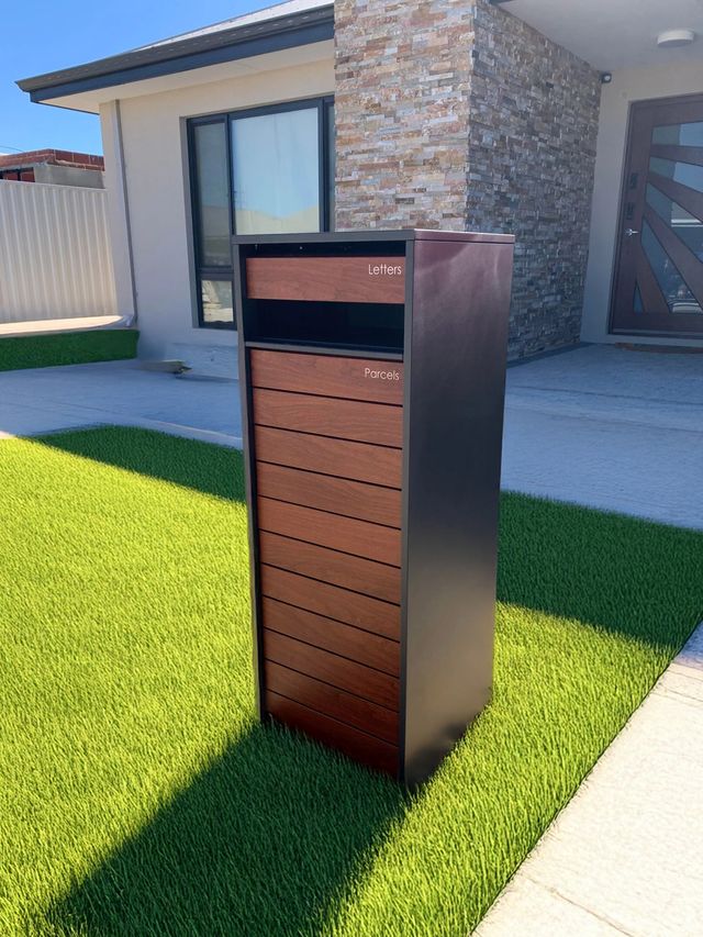 Milkcan Hamilton Parcel & Mail Pillar