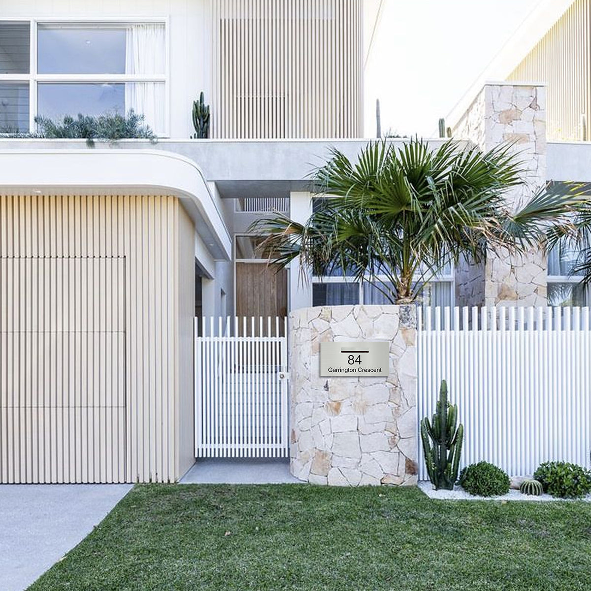Shale Grey Powder-Coated Aluminium Letterbox Faceplate (600 x 300mm) - 240 Central Slot