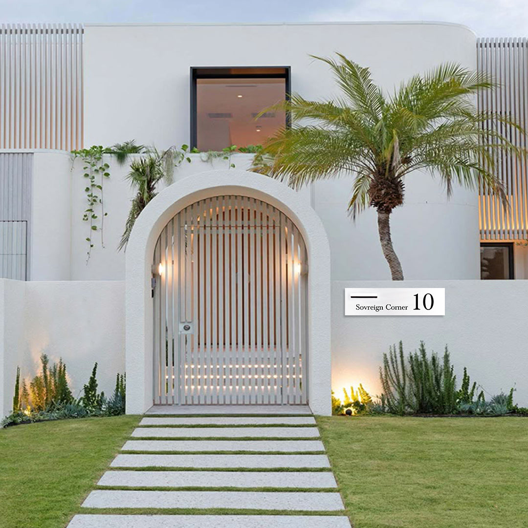 Surfmist Powder-Coated Aluminium Letterbox Faceplate 900 x 250 - 240 Slot LHS