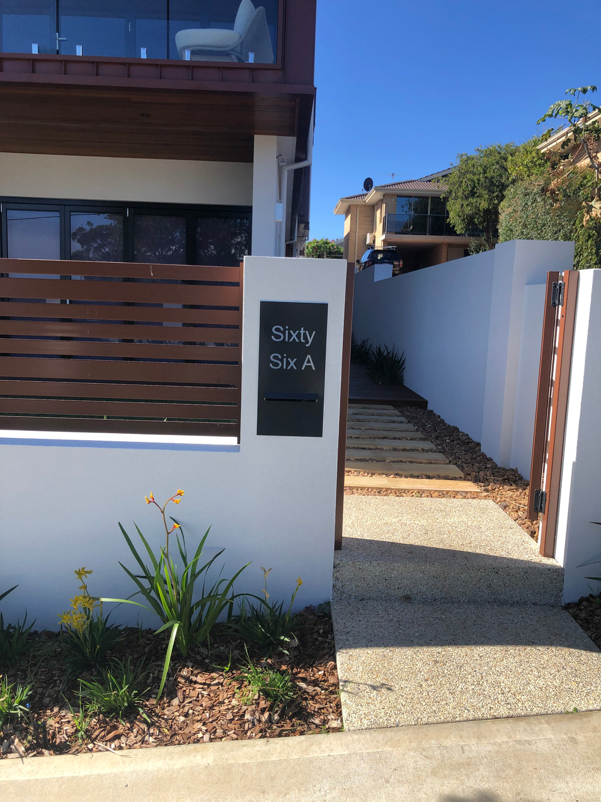 Black Powder-Coated Aluminium Letterbox Faceplate 300 x 600 with 240 Slot