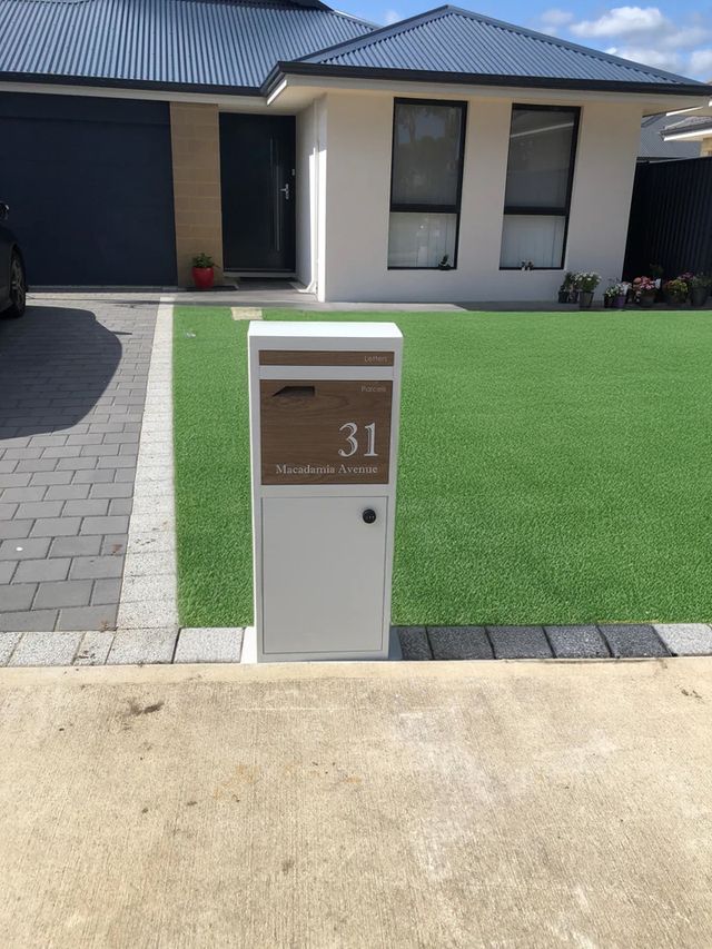 Milkcan Parcel Pal 2 Parcel & Mail Pillar