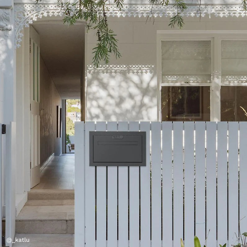 Milkcan Geneva Parcel Fence/Brick Letterbox