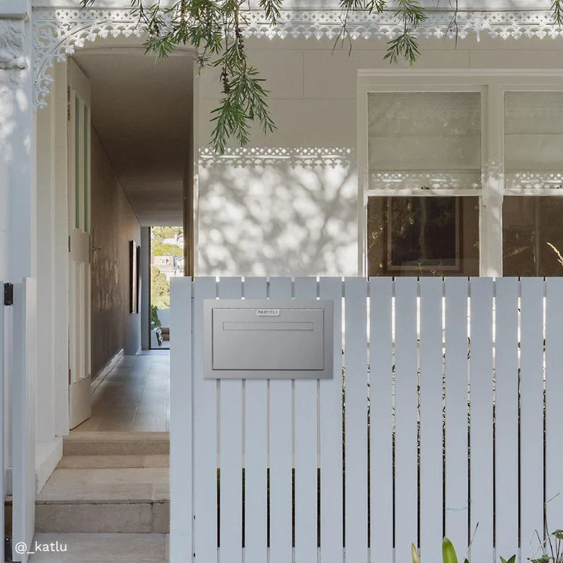 Milkcan Geneva Parcel Fence/Brick Letterbox