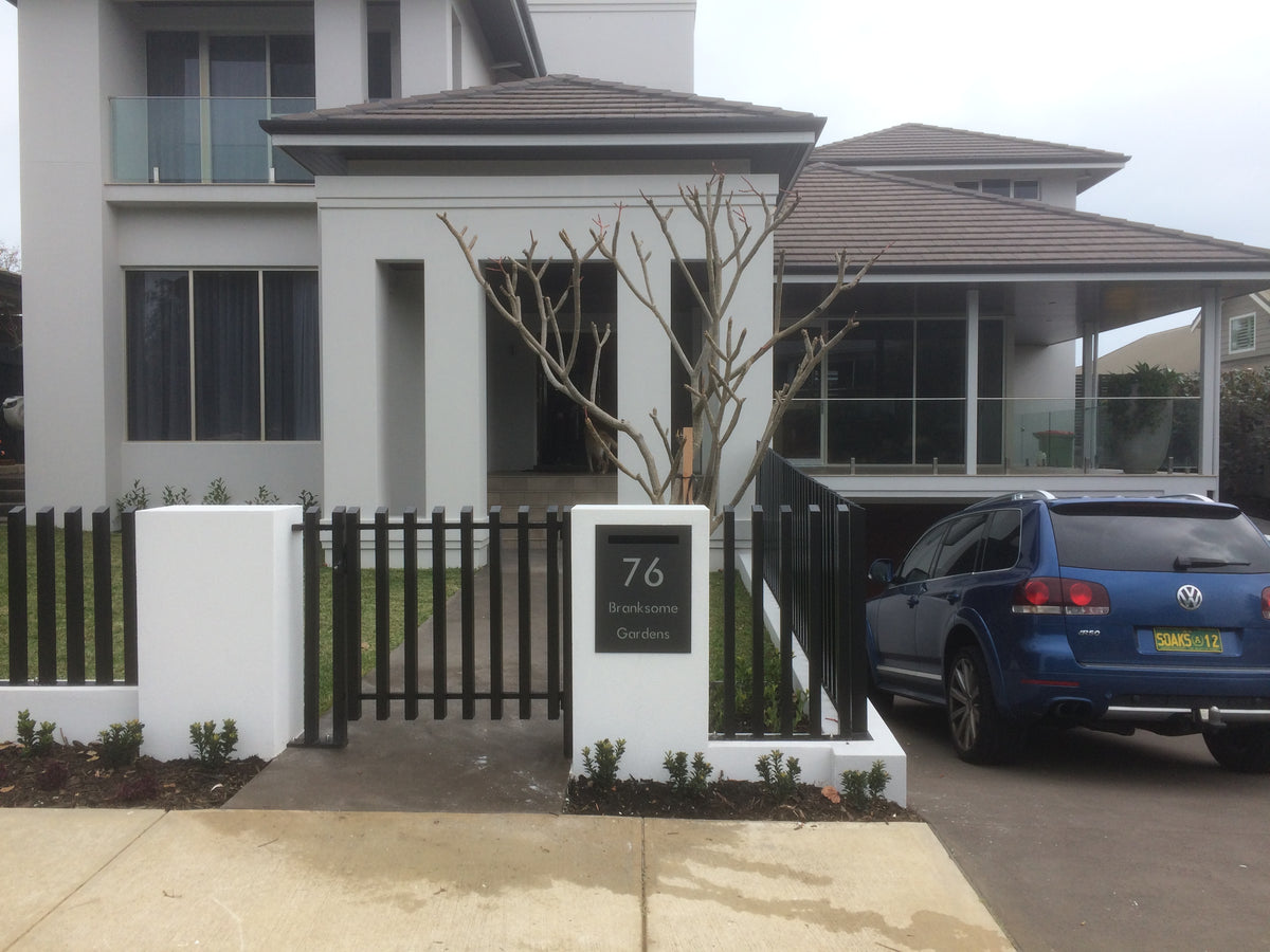 Monument Powder-Coated Aluminium Letterbox Faceplate 400 x 600mm - 340 Slot