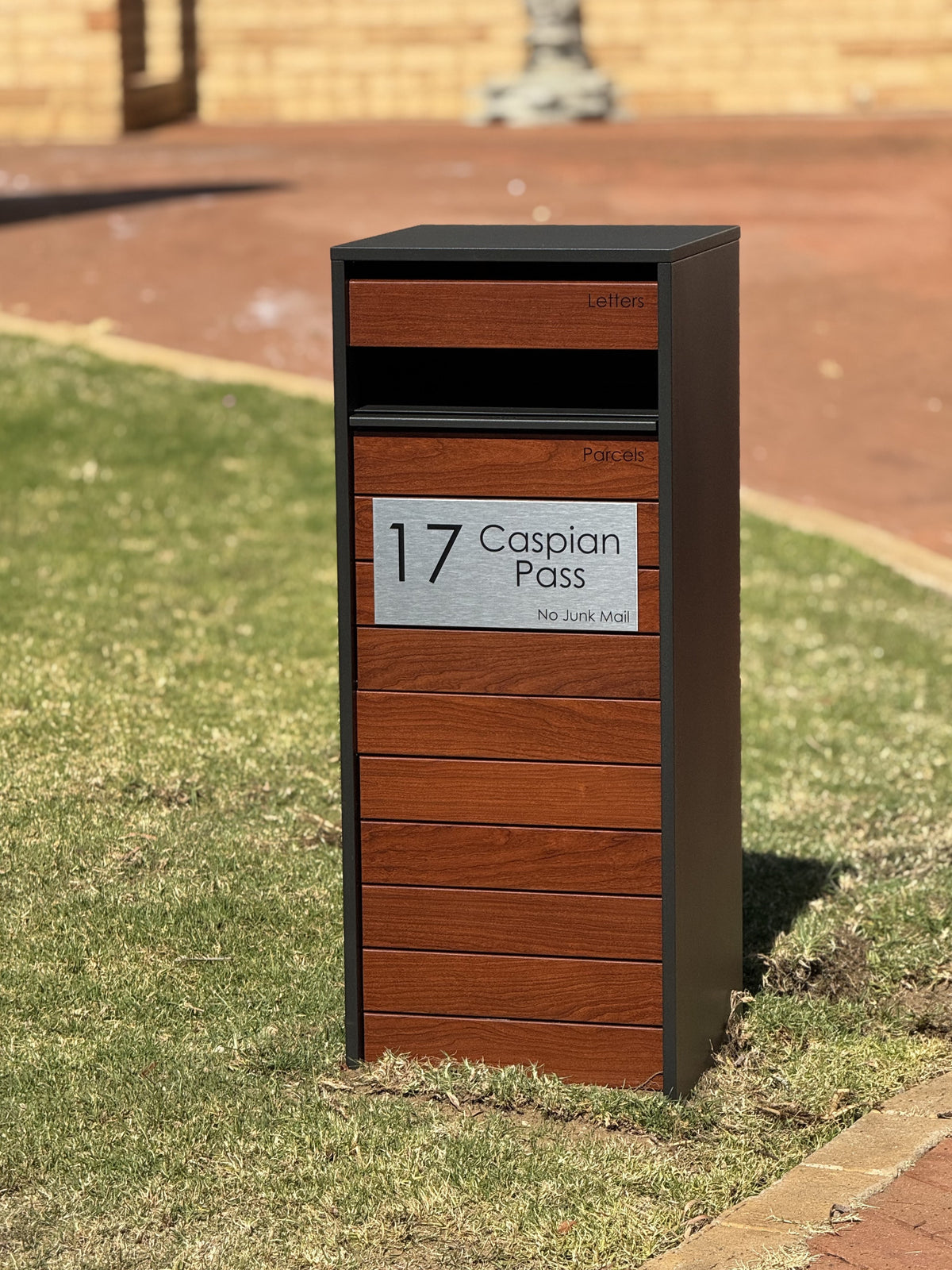 Milkcan Hamilton Parcel &amp; Mail Pillar