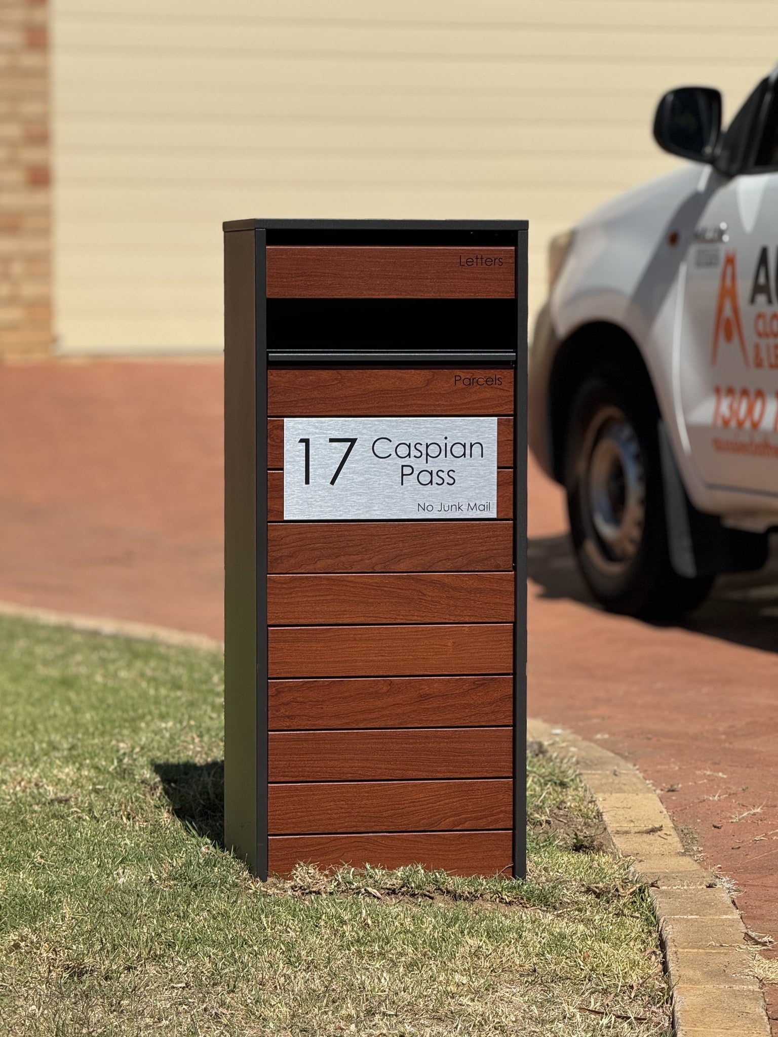 Milkcan Hamilton Parcel & Mail Pillar